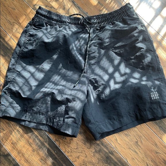 Bundle (4) Nike, American Eagle, Aeropostale Black shorts, plus a pair of khaki - Picture 3 of 4